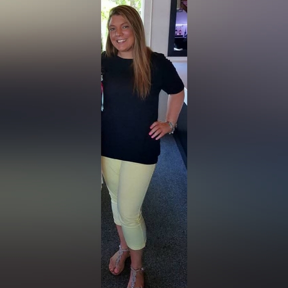 Jones New York Light Yellow Capris - Picture 3 of 5